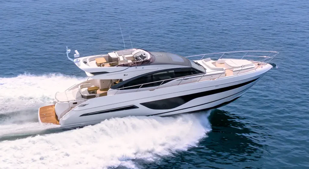 Bateau Princess S66 12 personnes 20.32m