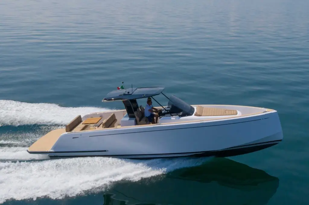 Bateau Pardo 38 11 personnes 11.90m