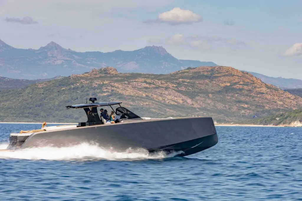 Bateau Pardo 50 11 personnes 16.25m