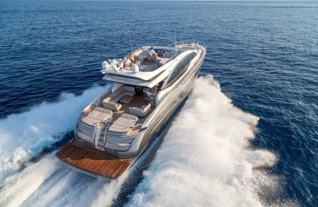 Bateau Princess S78 12 personnes 22.90m
