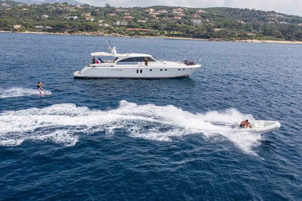 Bateau Guy Couach 21 Open 10 personnes 21.60m