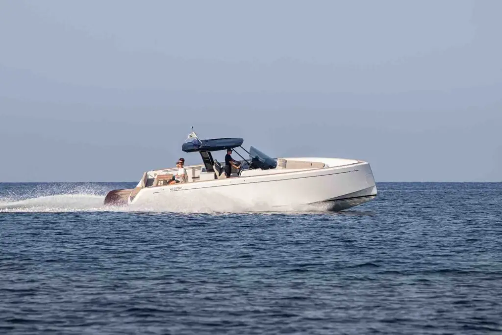 Bateau Pardo 38 11 personnes 11.90m